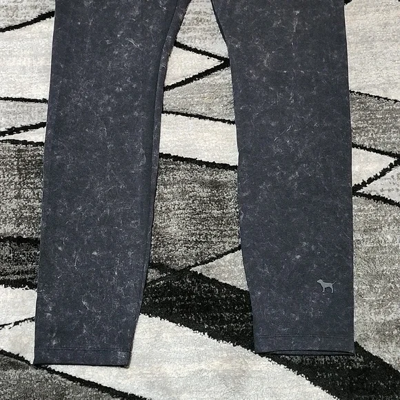 VS PINK YOGA ACID WASH BLACK 2019 LEGGINGS - Picture 3 of 11